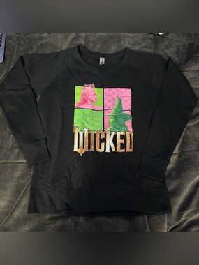 💜2 For $25💜 NWOT Wicked Movie Graphic Black Lightweight Crewneck- Pink & Green